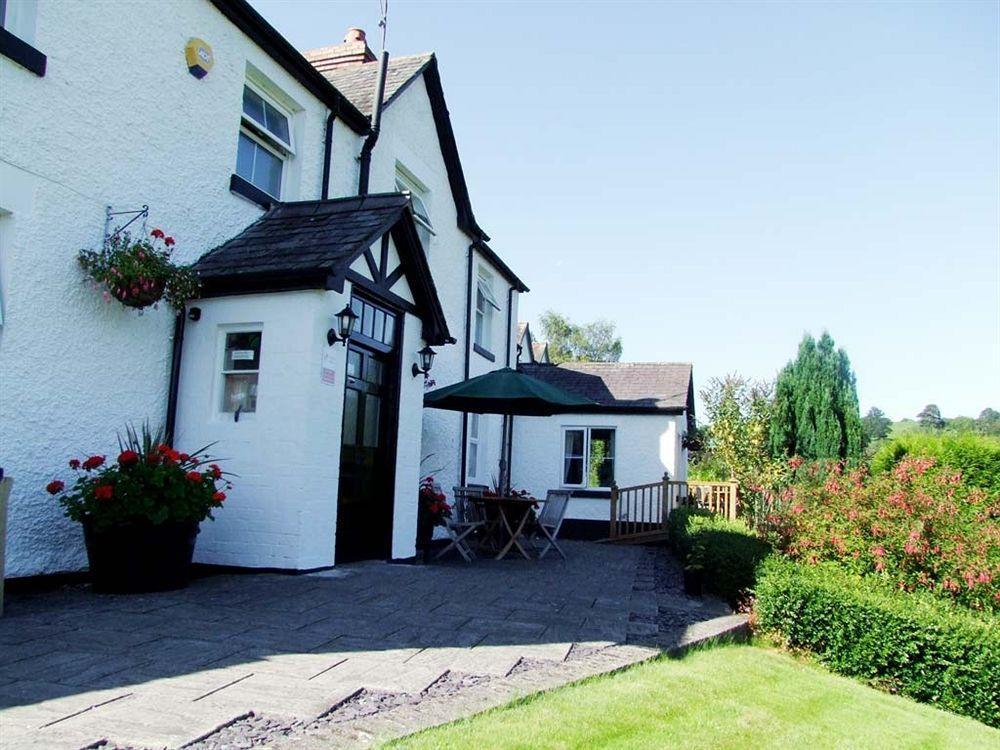 Tyn Y Wern Guest Accommodation Llangollen Exterior foto